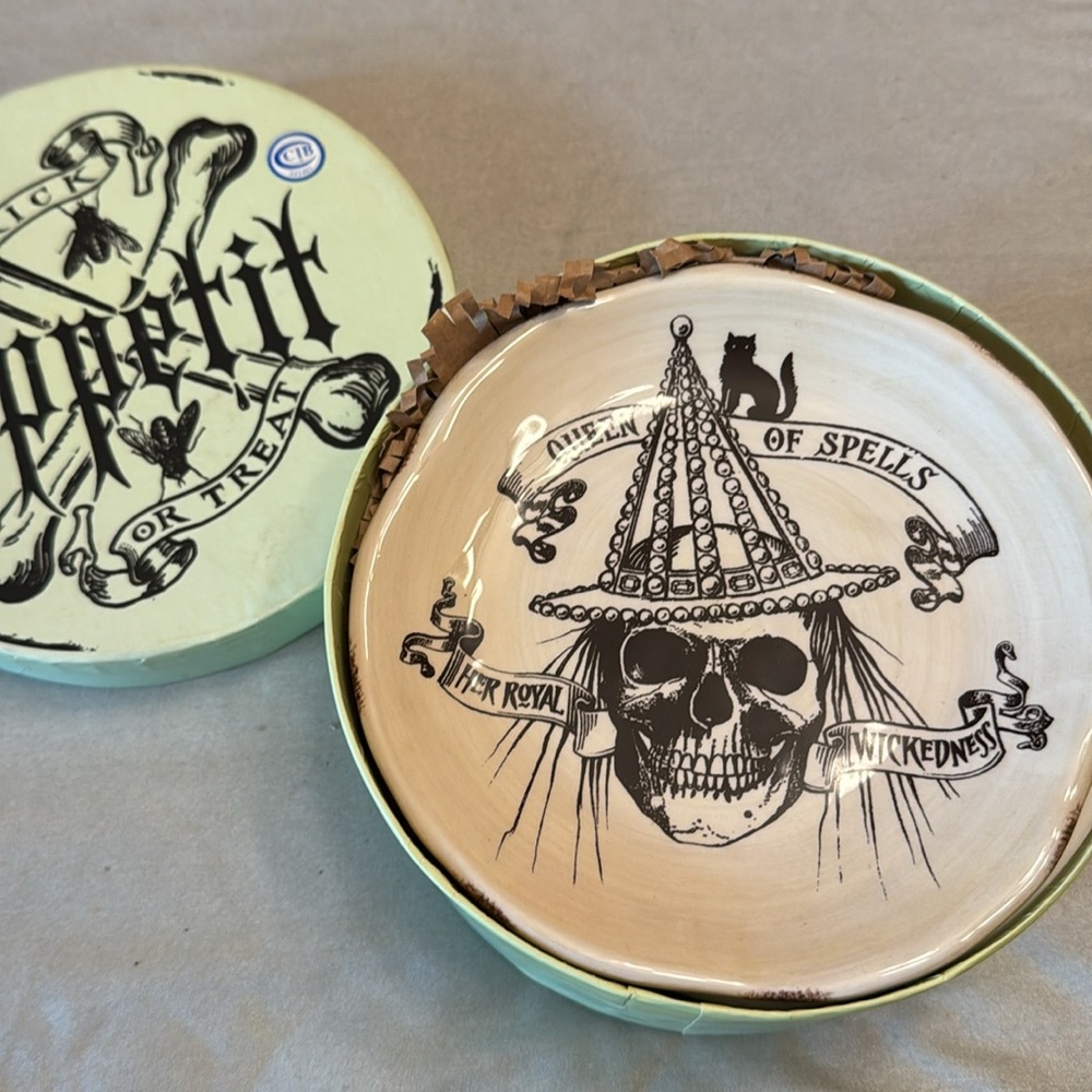 Halloween Dessert plates. Set a four. Ghoulish. Vintage. Dept. 56 New in box - Picture 10 of 11